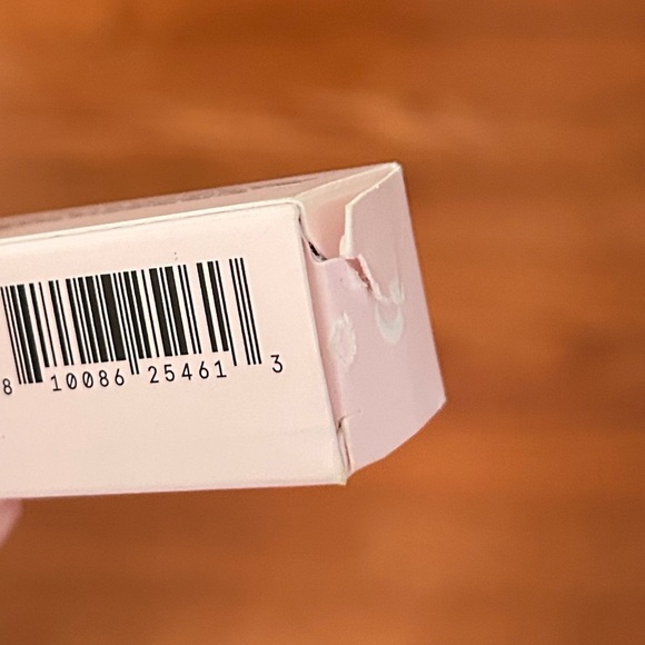 NWT Glossier G Suit Soft Touch Matte Liquid Lip Crème - Picture 7 of 9